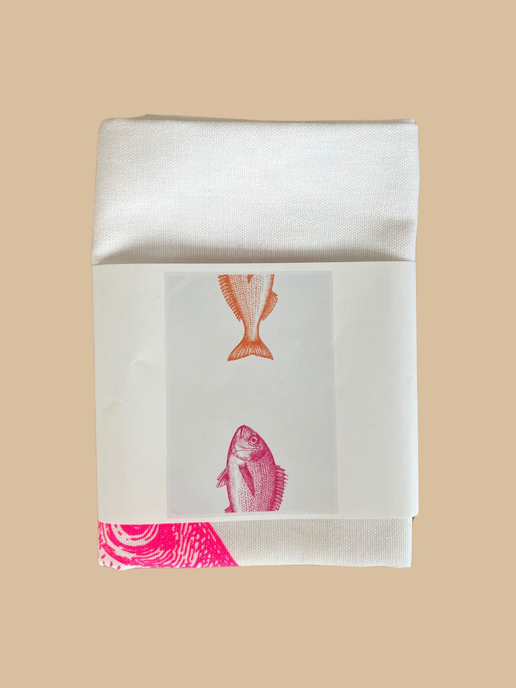 Geschirrtuch "Catch of the Day" (Neonfarben) von 17;30 Hamburg in Banderole