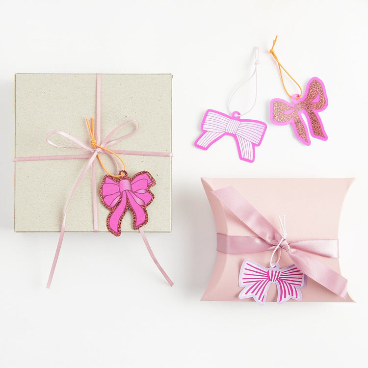 Rico Design_Geschenkanhänger Schleifen La Vie en Rose (am Geschenk dargestellt)