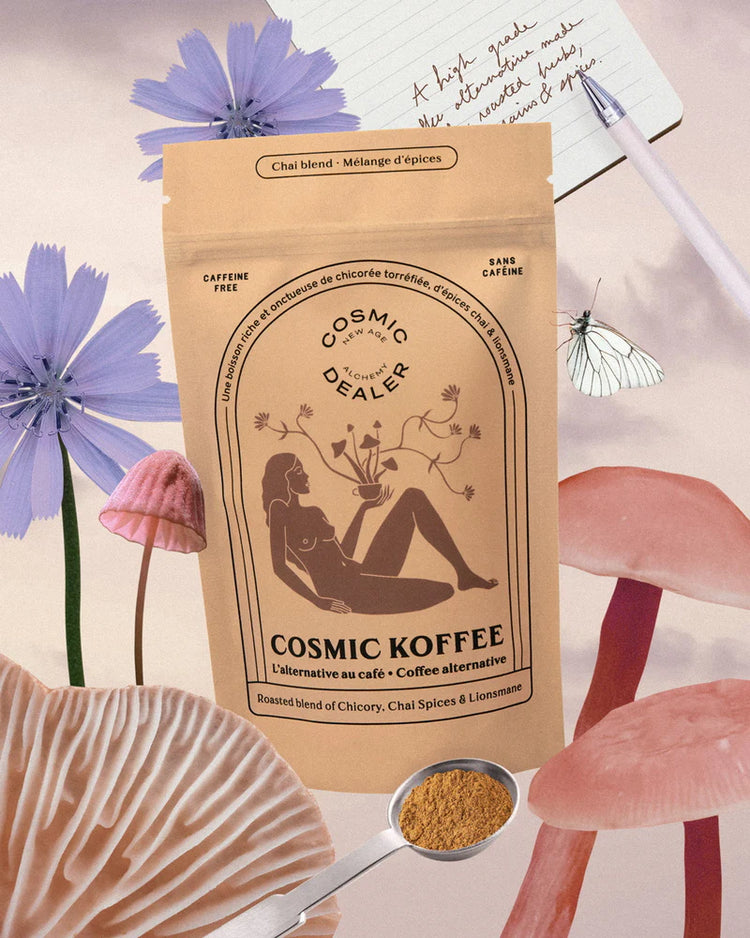 CHAI KOFFEE (koffeinfrei) von Cosmic Dealer in einem bunten Hintergrund