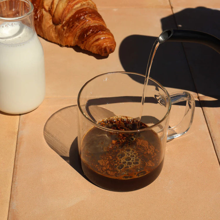 BLAEK Specialty Instant Coffee Lifestyle Bild 1