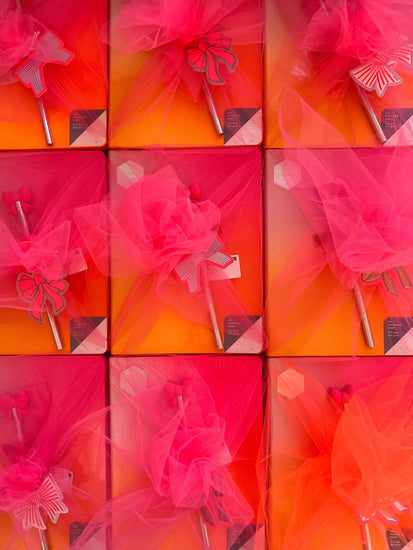 Magnolia Hills - Geschenkverpackung mit Tuell_Beispiel