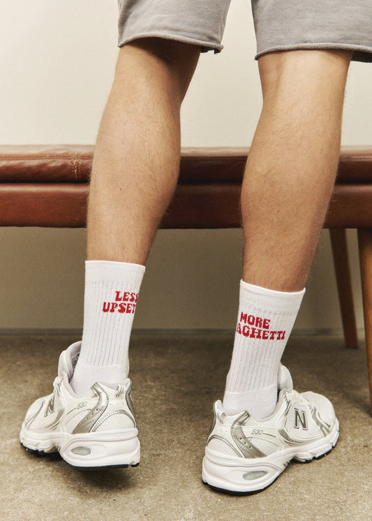 Tennissocken mit dem Schriftzug oder Statement "Less Upsetti More Spaghetti" 