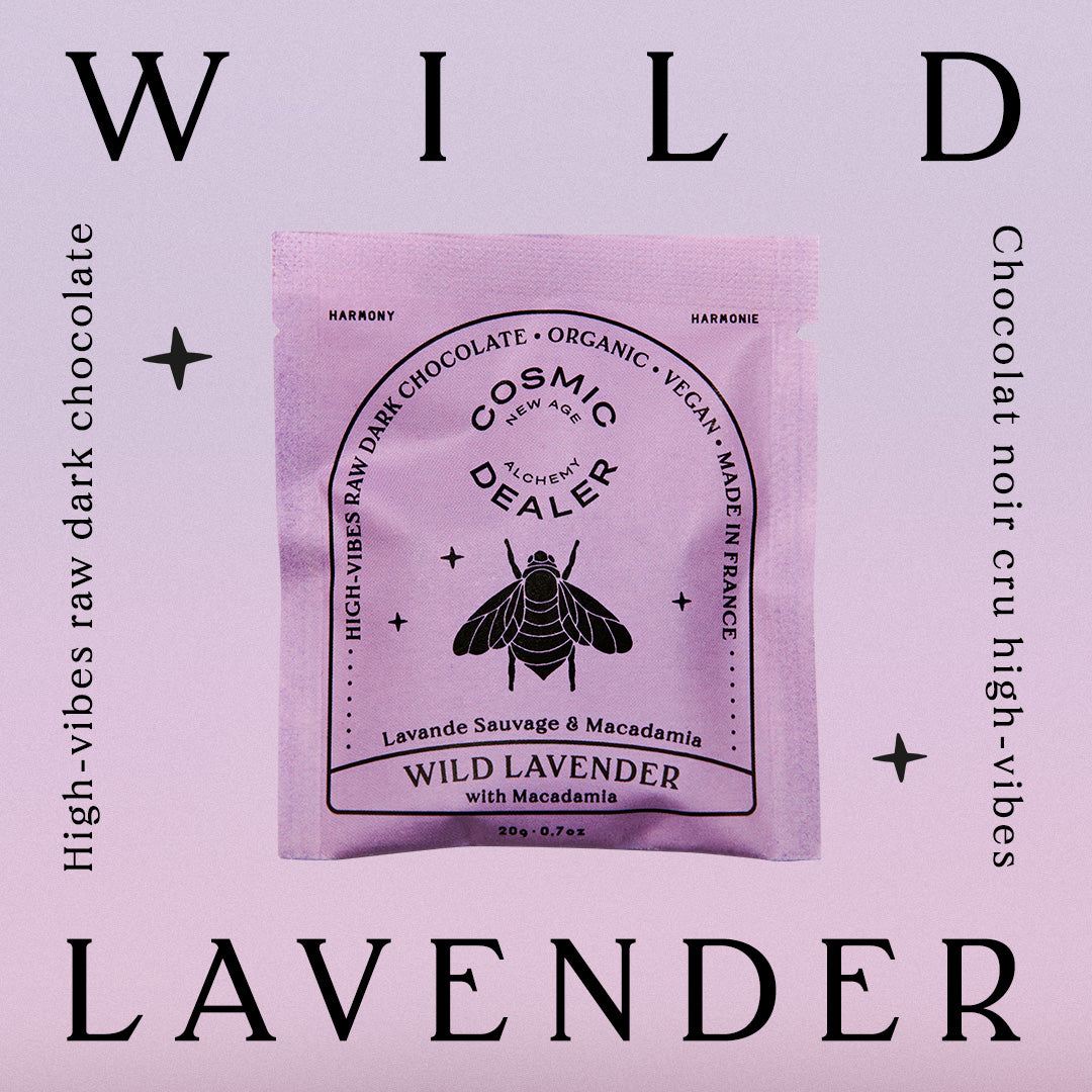 Cosmic Dealer  4er Box - Chakra Schokoladen-Täfelchen Wilder Lavendel & Macadamia in der Verpackung