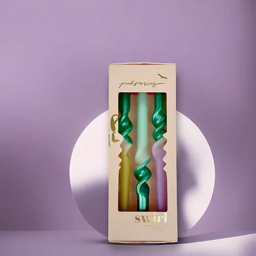 Gedrehte Kerzen Vibrant Matcha von Pink Stories mit Verpackung