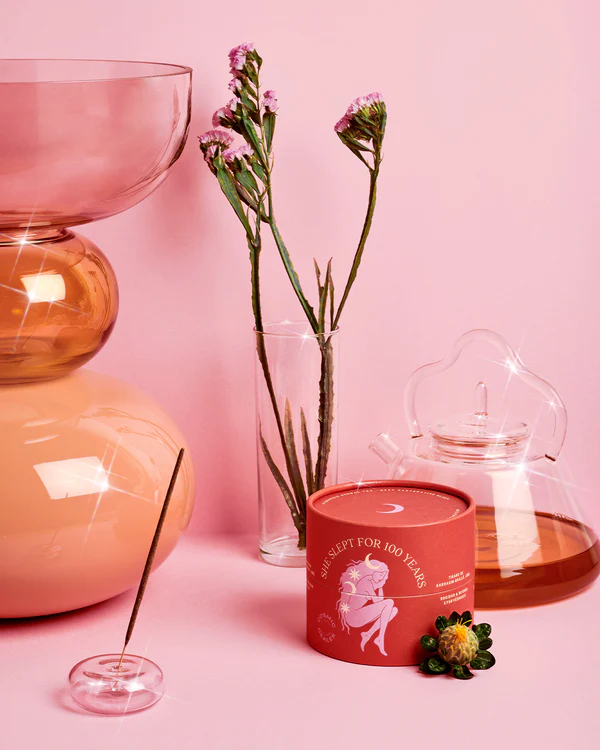 COSMIC DEALER - AYURVEDIC HERBAL TEA / SHE SLEPT FOR 100 YEARS als Image Bild