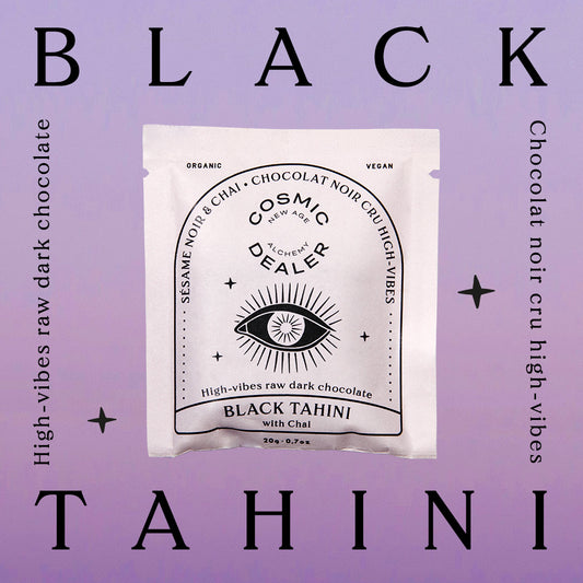 Cosmic Dealer  4er Box - Chakra Schokoladen-Täfelchen Schwarzer Sesam & Chai in der Verpackung